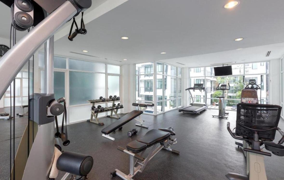 Modern 2-Bedroom Condo In Kamala Near The Beach エクステリア 写真